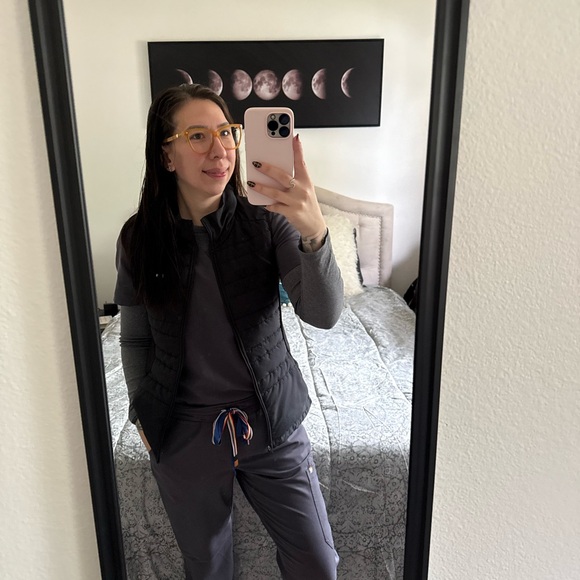 ⭐️MEET YOUR POSHER/ FIVE STAR RATED SELLER🫶🏻 - Picture 6 of 7